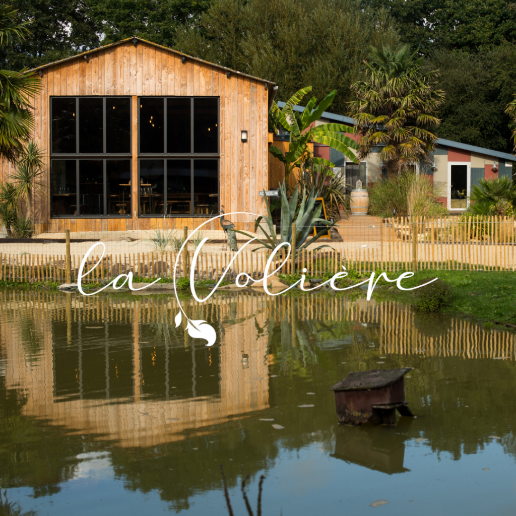La-Voliere-Facade_Logo-1.png